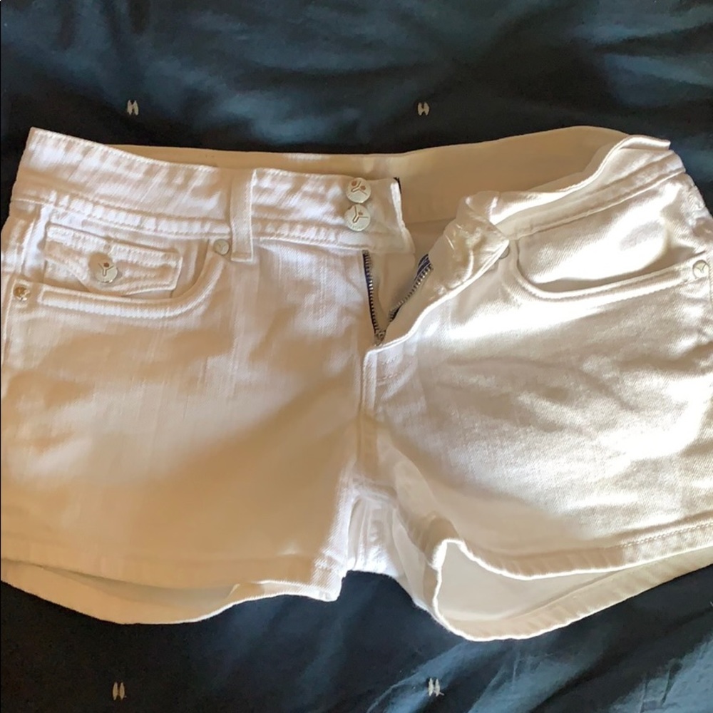 🤍🐩  White Denim Shorts 🐩🤍